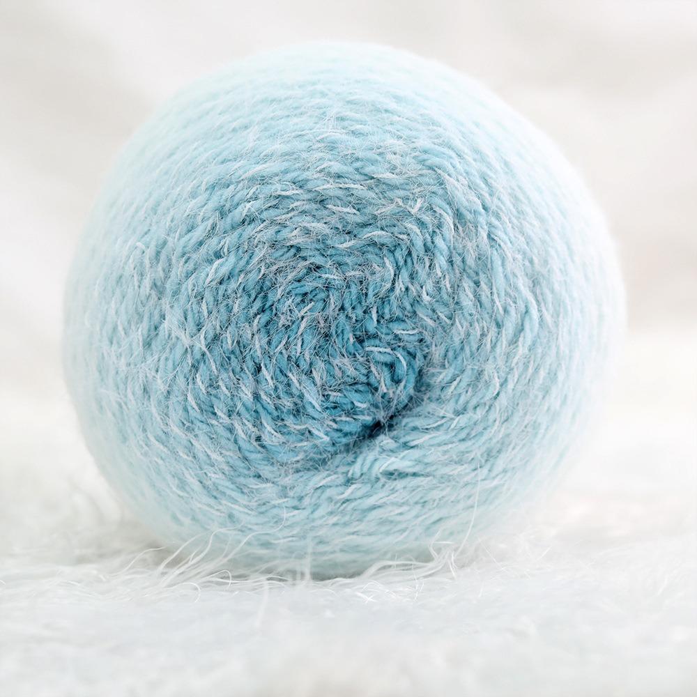 200g/ Roll Durable Gradient Color Wool Yarn Multicolor Handmade Long Velvet Yarn DIY Soft Knitting Yarn for Blanket Scarf