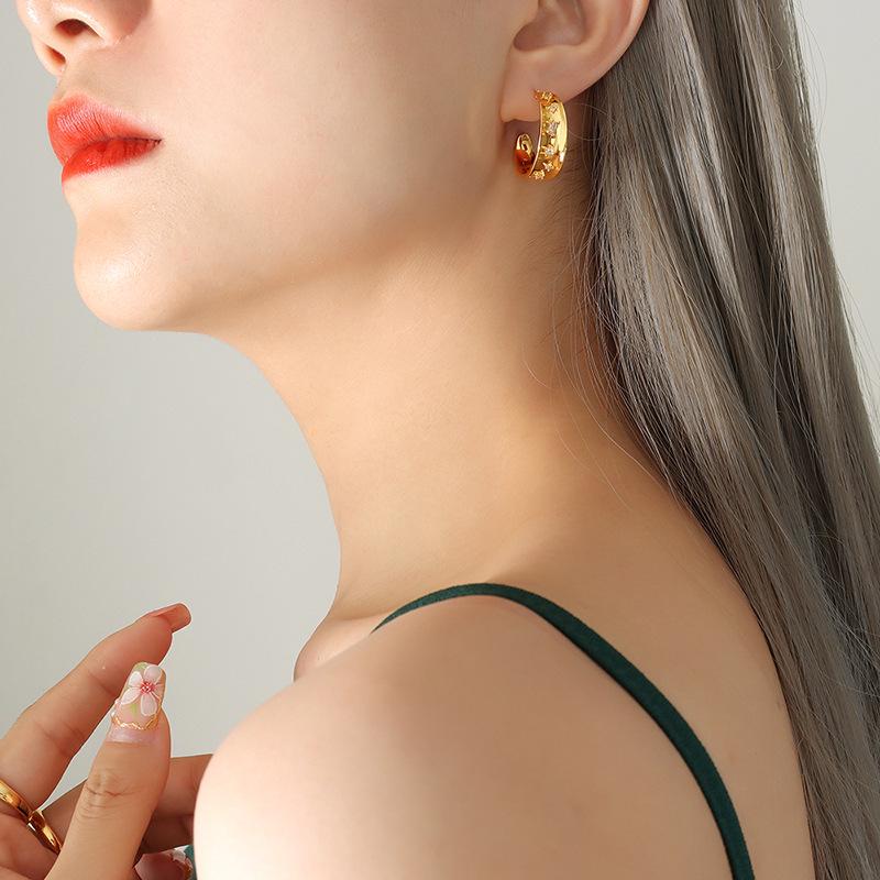 European & American Stylish Non-fading Zirconia Inlaid C-shaped Copper Earrings