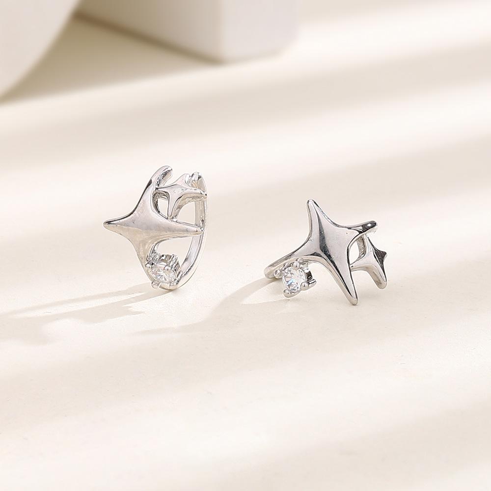 Geometric Zirconia Star Ear Cuff: Trendy Unisex No-Hole Clip with Cool Aesthetic