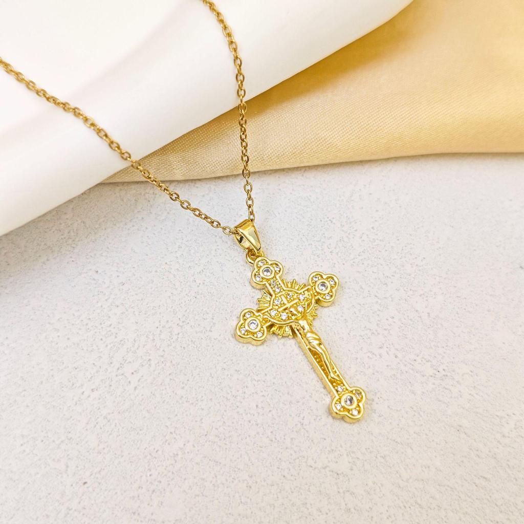 Women's Gold-Plated Copper Necklace: Luxury Fu Lu Pendant Clavicle Chain - Versatile Fashion Accessory