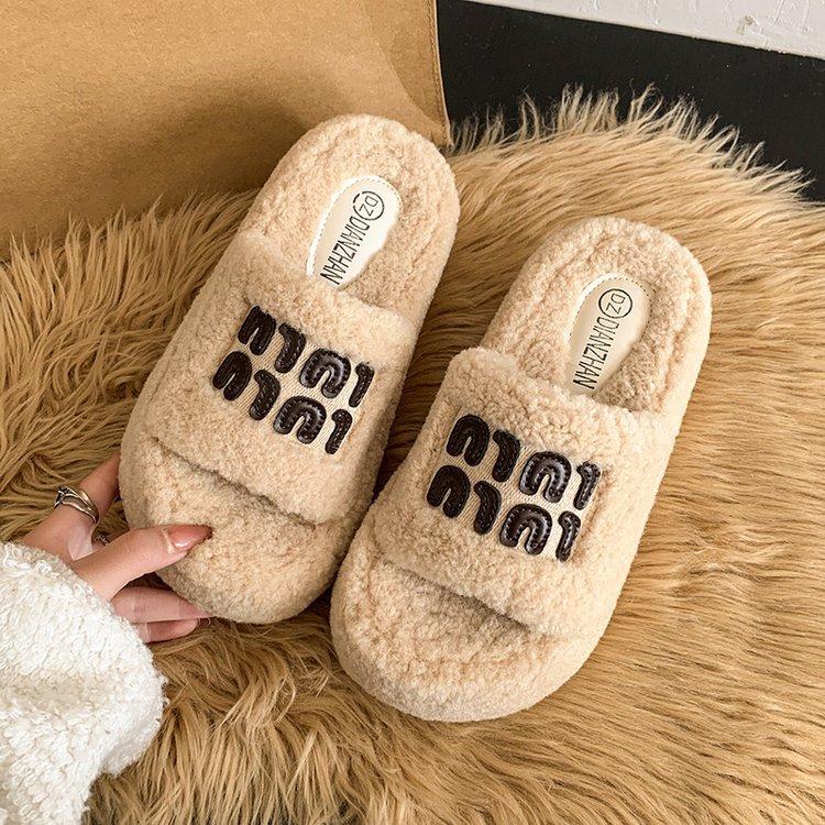Internet celebrities star with the same hair slippers women wear 2025 new autumn heightened thick bottom black cashmere cotton mop