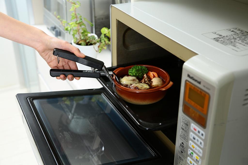 Felio Frying Pan Handle, Potholder, Black, 17.5cm, Holds Pans Upside or Down, Non-Slip, Includes Storage Hook, Dishwasher Safe, F8820 (1 Piece)