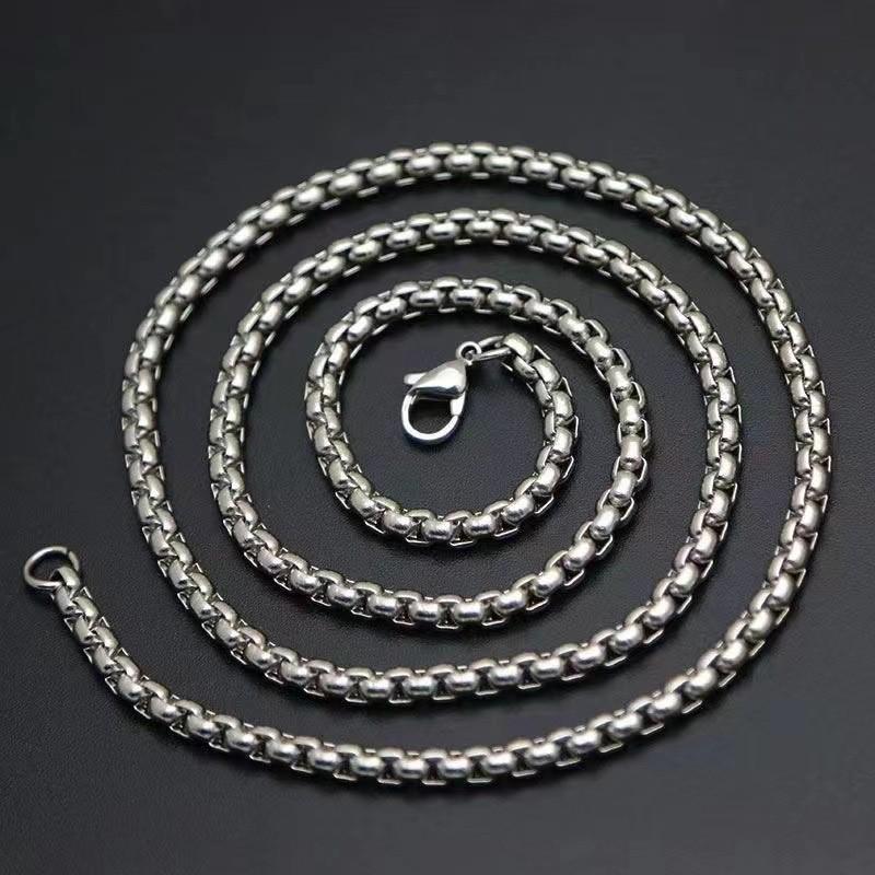 European-American Distressed Lion Keychain Bell Necklace