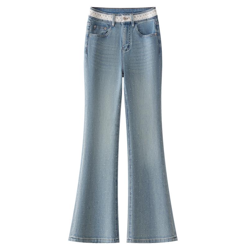 

Женские джинсы клеш с высокой посадкой, светлого цвета, с кружевной отделкой - тренд весна/лето 2025 Small синий