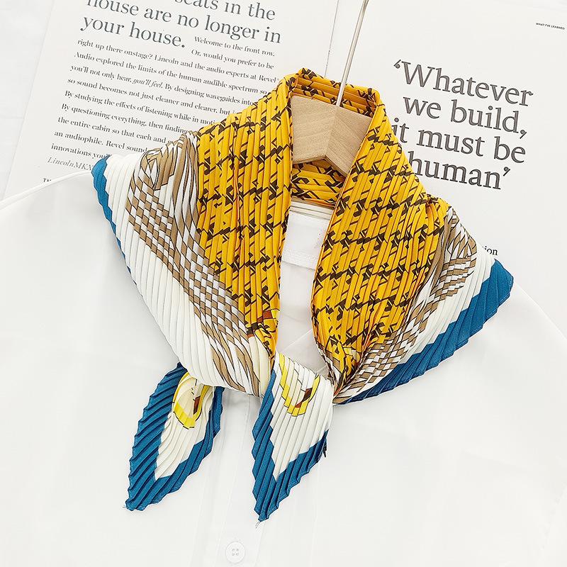 Retro Color Block Crinkled Square Scarf - 70cm Pleated Neckerchief in Imitation Silk for Women