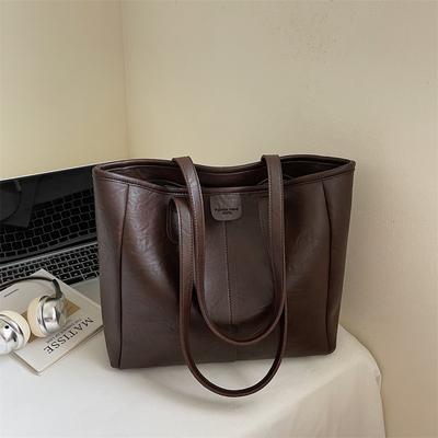 Sac fourre-tout uni en PU Grande capacité Automne/Hiver Nouveaux Sacs polyvalents pour femmes 2026 Mode Rétro Sacs d'épaule pour le travail