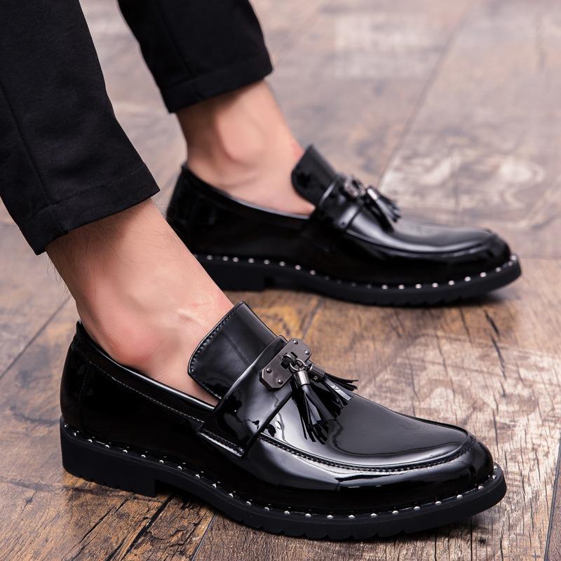Spring and autumn new British men's pointed tassel foot casual leather shoes white black