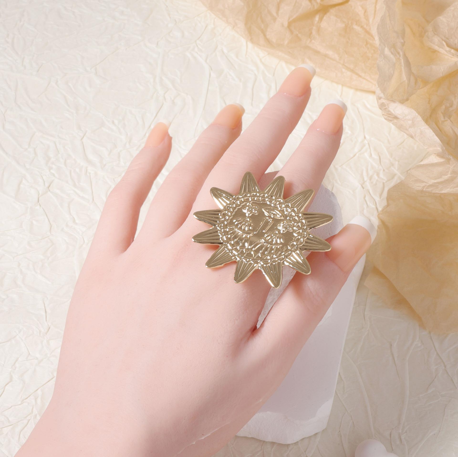 

Модний і простий сплавний кільце вільного розміру з соняшником, унікальний і нішевий, трендовий і універсальний, повсякденний і на кожен день для жінок