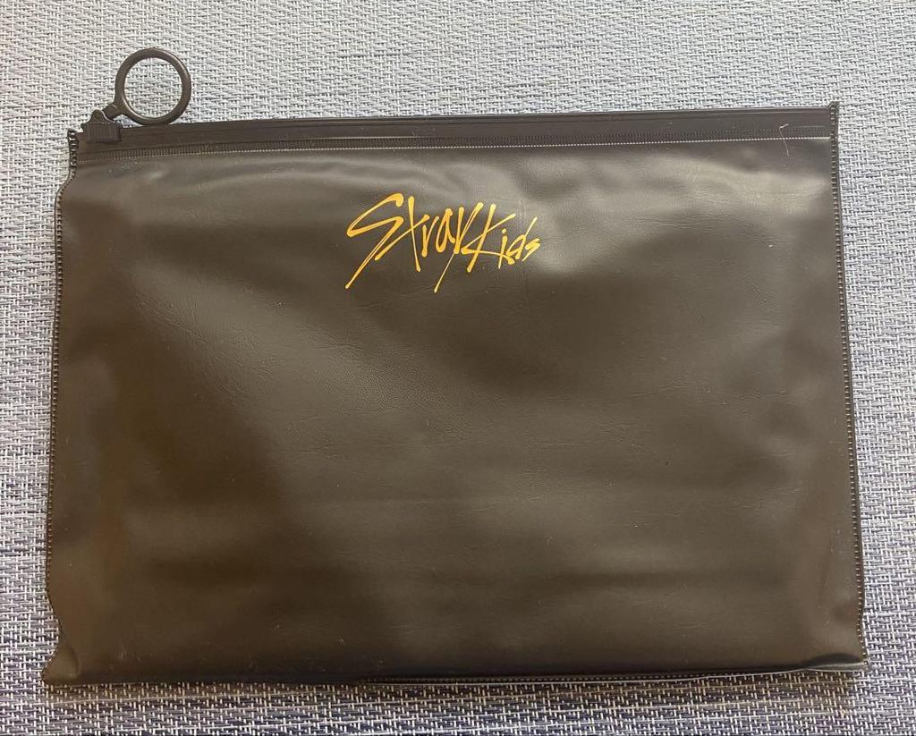 [USED] Stray Kids Slogan