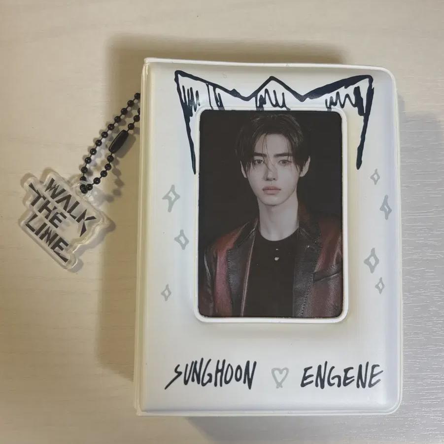 

Ниже стоимости держатель для фотокарты Enhypen Sunghoon The Line официальный мерч