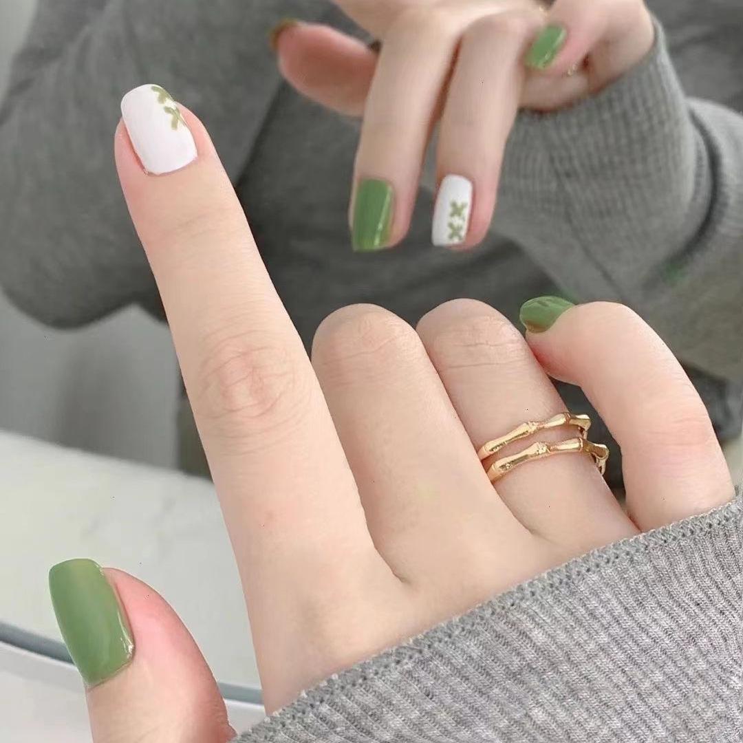 

384-Simple & Fresh Light Green Removable Short False Nails