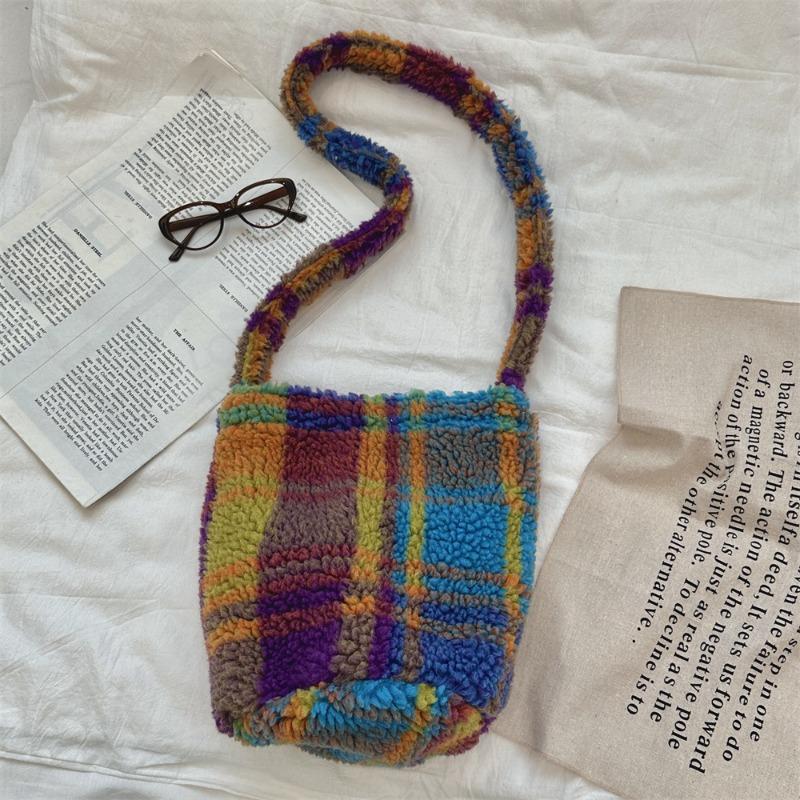 41 Lamb wool bucket bag messenger bag autumn and winter new retro plaid color scheme women's large-capacity shoulder bag