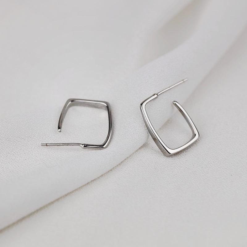 

Высококачественные французские серьги для женщин, японские и корейские, минималистичные и холодные темпераментные короткие геометрические квадратные серьги