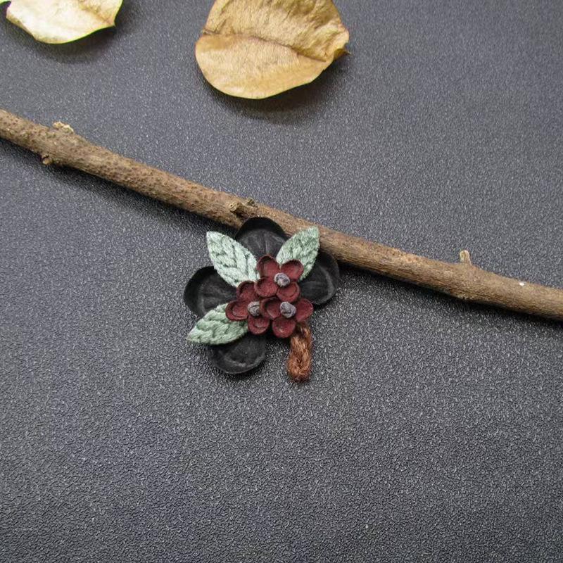 

Vintage Women s High-End Shawl Brooch: Exquisite Corsage Pin for Elegant Style чорний