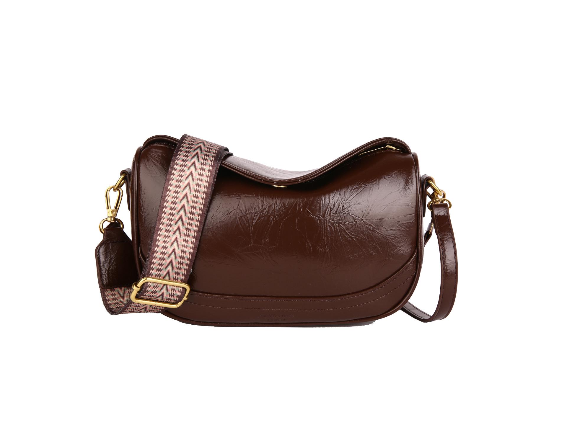 

Нишевая женская ретро сумка-пельмень через плечо - Коллекция Осень/Зима 2025, Универсальная высококлассная сумка на плечо. 24*8*16 cm кофейный