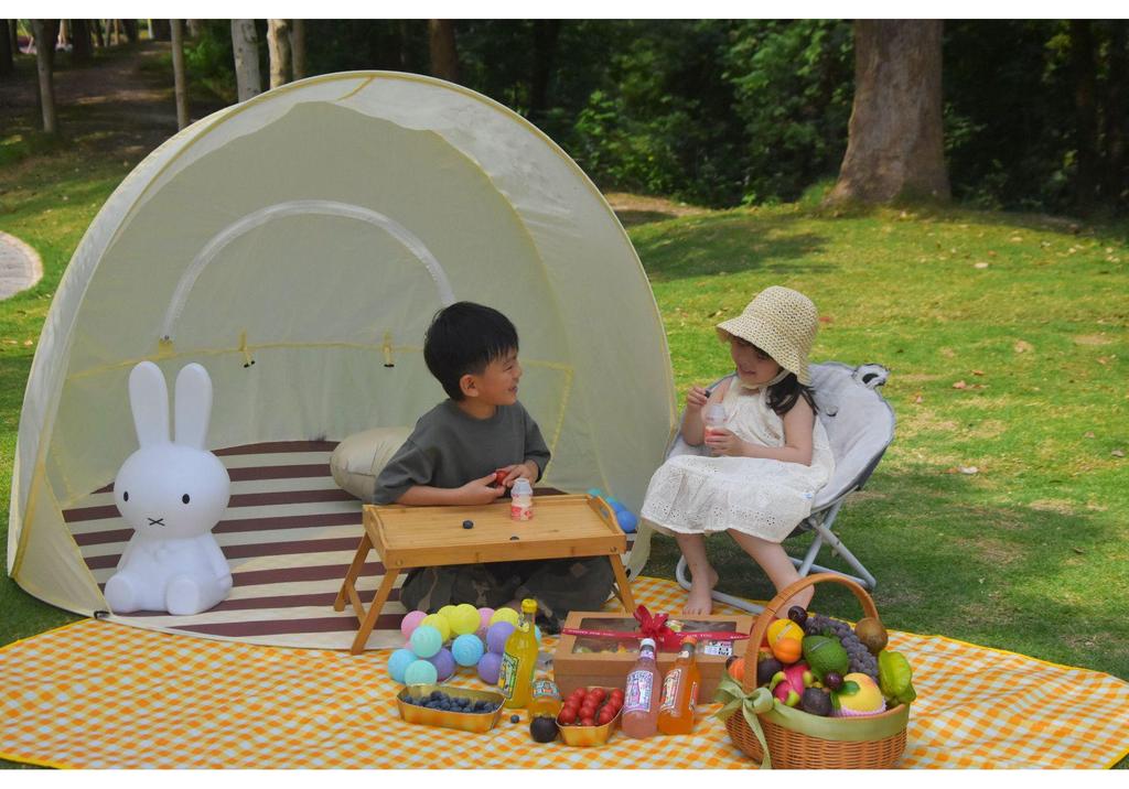 Portable Outdoor Tent for Kids: Spacious, Sun-Proof, Ideal for Camping, Picnics, and Play.
