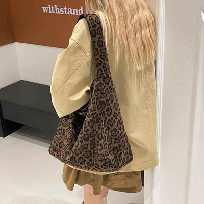Leopard Print Shoulder Bag - New Autumn Design: Trendy Minimalist Tote for Women