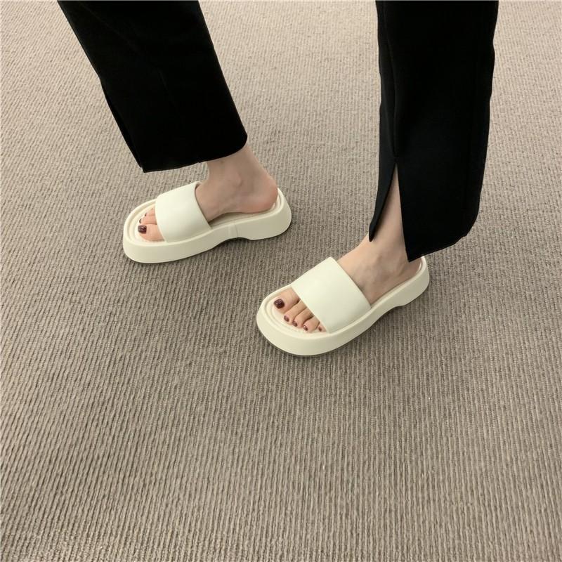 One-word with thick-soled cool slippers for women to wear in summer, Korean open-toe height-increasing vacation, thin and versatile beach shoes