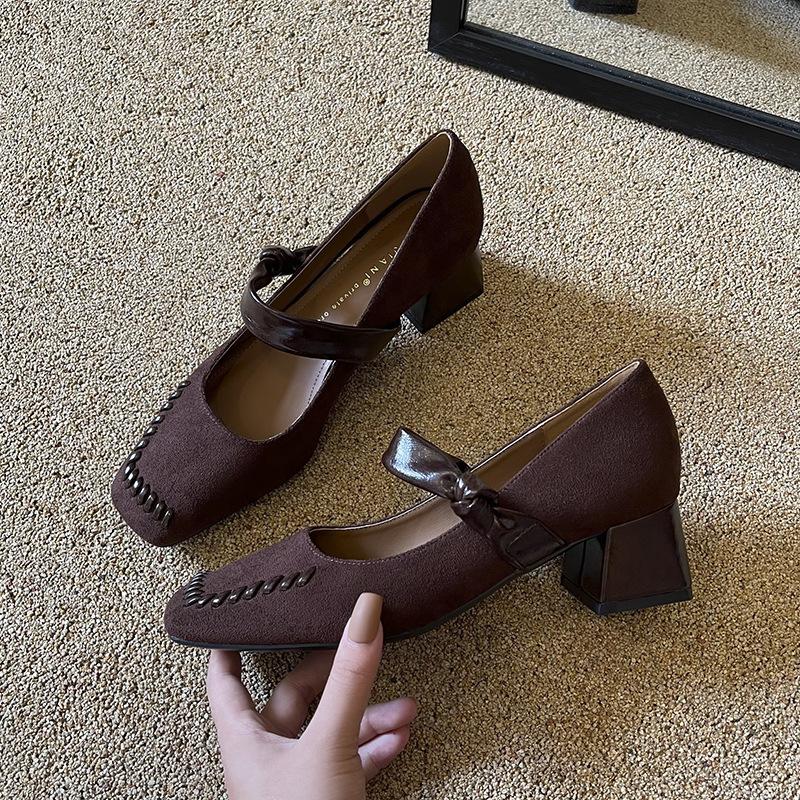 

Retro temperament stringed square head thick heel single shoes women s middle heel soft leather one-word buckle with Mary Jane 40 шоколад коричневого кольору
