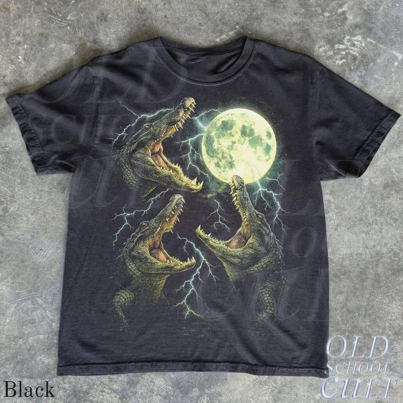 

Vintage Alligator Lightnings 90s Graphic TShirt Retro Gator Swamp Moon Shirt Unisex T-Shirt M