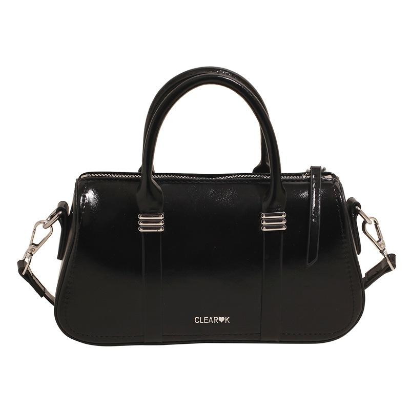 Premium bag women's spring and summer 2025 new fashion niche design shoulder messenger bag women's portable pillow bag