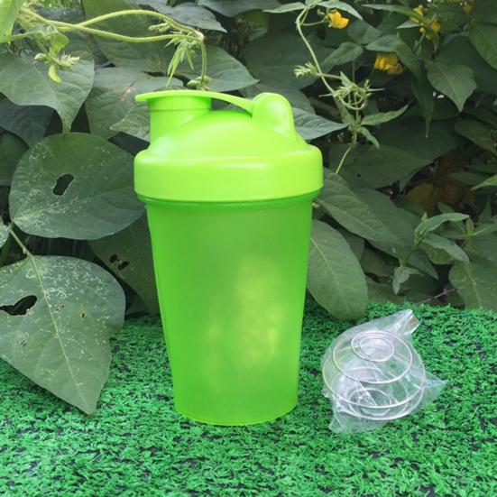 400-500 ml bærbar shaker vannflaskekopp med vispball av rustfritt stål