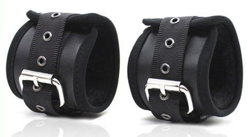 Fur Line Black Handcuffs - Generic - Handcuffs