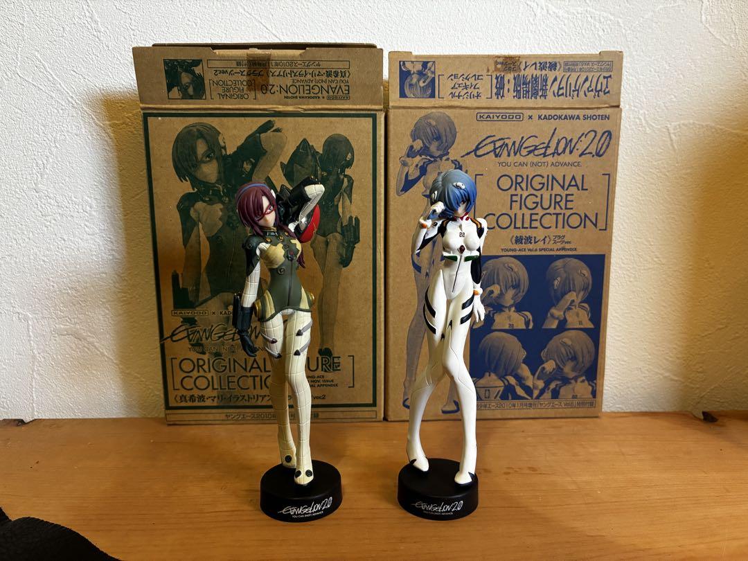 

[USED] Young Ace Bonus Figures: Rei Ayanami and Mari