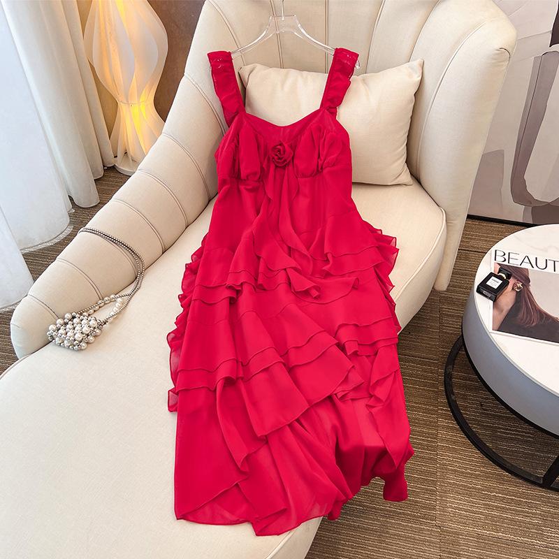 A Plus-size Women's Dress with A High-end and Elegant Look, Featuring A Short Front and Long Back Halter Dress, A New Summer Tailline Dress