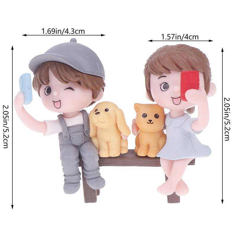 2Pcs/Pair Cute Lovers Taking Selfies On A Stool Cake Decoration Car Ornament Couple Figurines Miniature Craft Fairy Garden Decor