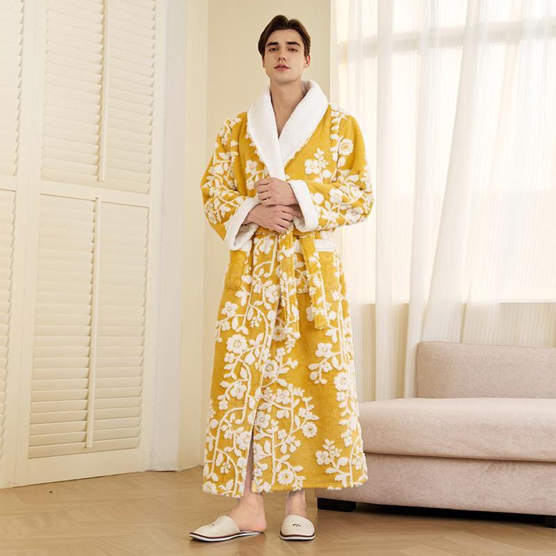 Men's Winter Shawl Collar Plush Fleece Bathrobe Soft Warm Long Sleeve Robe with Pockets Spa Robes for Men Comfortable Fluffy Homewear Sleepwear