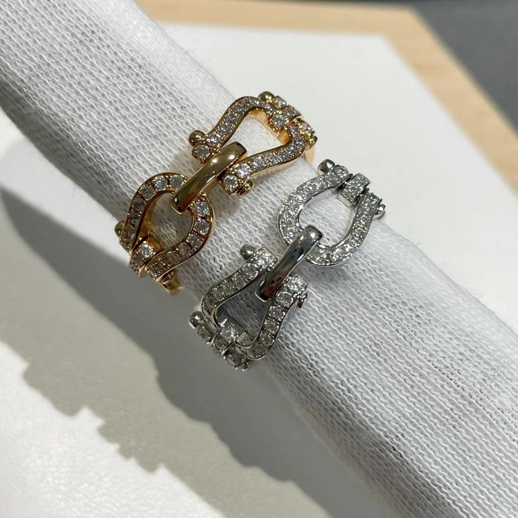 V Jinfu's Rose Jinfei's Horseshoe Buckle Diamond Ring Couple Ring