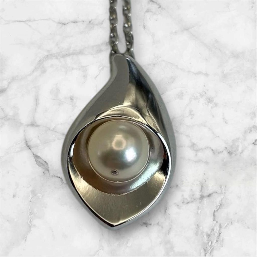 Used TASAKI Silver Pearl Necklace Petal