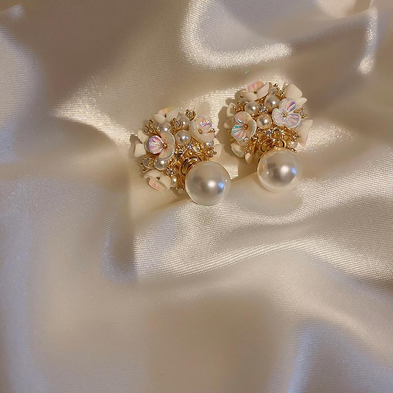 White Shell Flower Imitation Pearl Stud Earrings for Women Ball Double Side Elegant Earrings Set Exquisite Vintage Fashion Jewelry