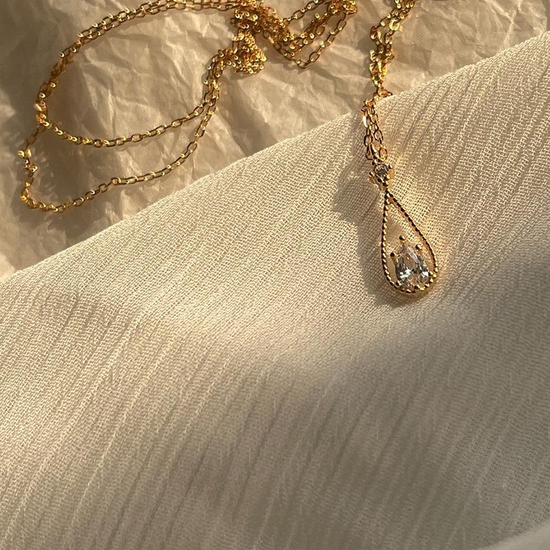 French Micro-inlaid Zircon Water Drop Temperament Super Immortal Necklace Student Clavicle Chain Girl Ins Cold Breeze