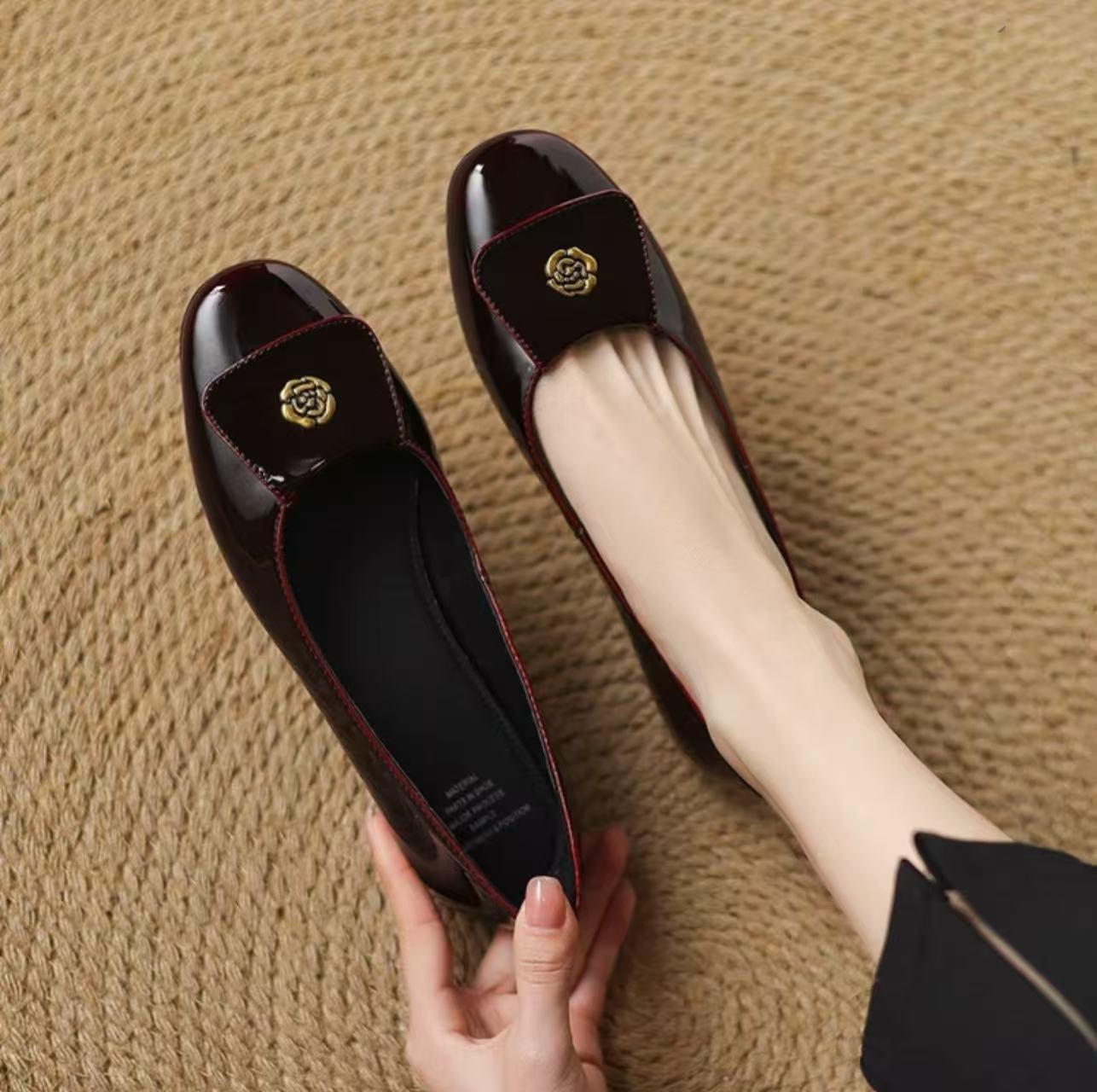 

Версия из овчины~ Французские туфли-лодочки из тонкой кожи на одном ремешке, маленькие одинарные туфли в стиле ретро, универсальные, с камелией, круглым носком и плоской подошвой, вечерние туфли 40