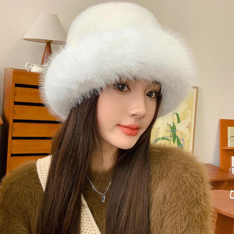Guofeng new plush bucket hat in winter shows a small face, plush thickened warm ear protection, Japanese cold and moisture hat