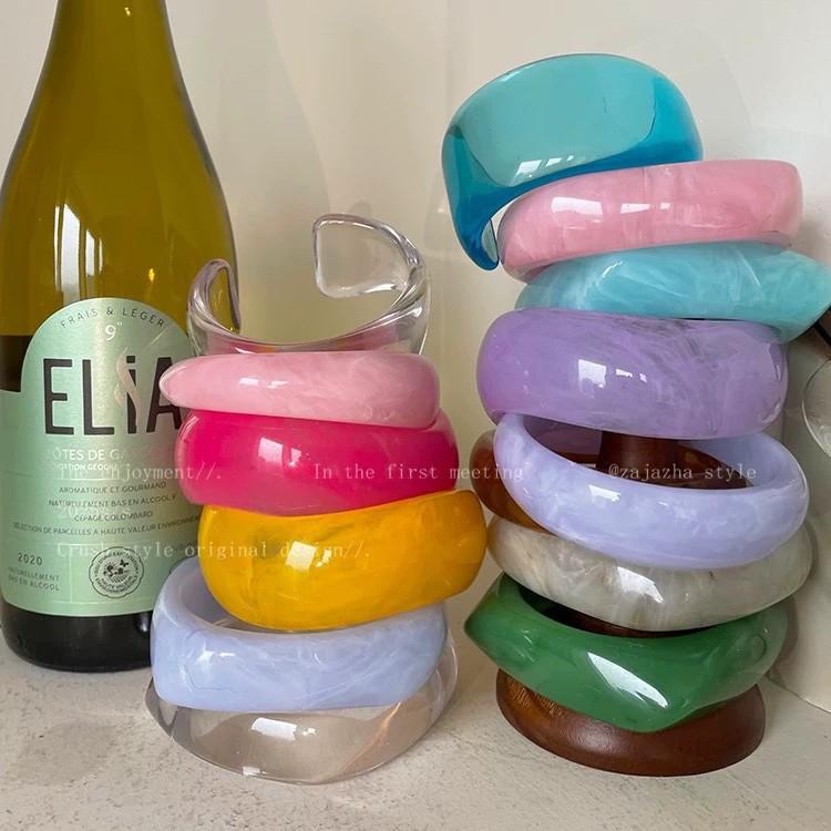 Geometric Open Bangle: Luxurious Modern Bracelet with Minimalist Chic