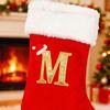 Bestickter gestrickter Weihnachtsstrumpf mit Buchstaben, Ornament, Geschenktüte