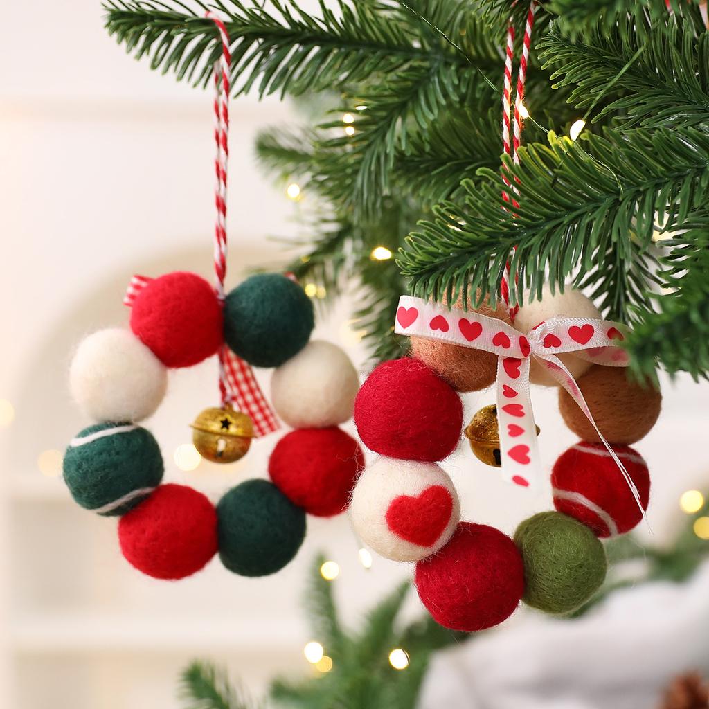 Weihnachtsbaum Anhänger Charmante DIY Wolldekoration Filzwollkugeln Kranz Hochwertige Jingle Bell Plüschgirlande für Tür Zuhause
