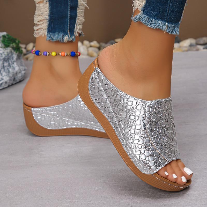 Fashion Plus Size 2025 Summer Light Women’s Open Toe Slippers Sewing Casual Outdoor Wedges Sandals for Comfortable Daily Beach Slippers