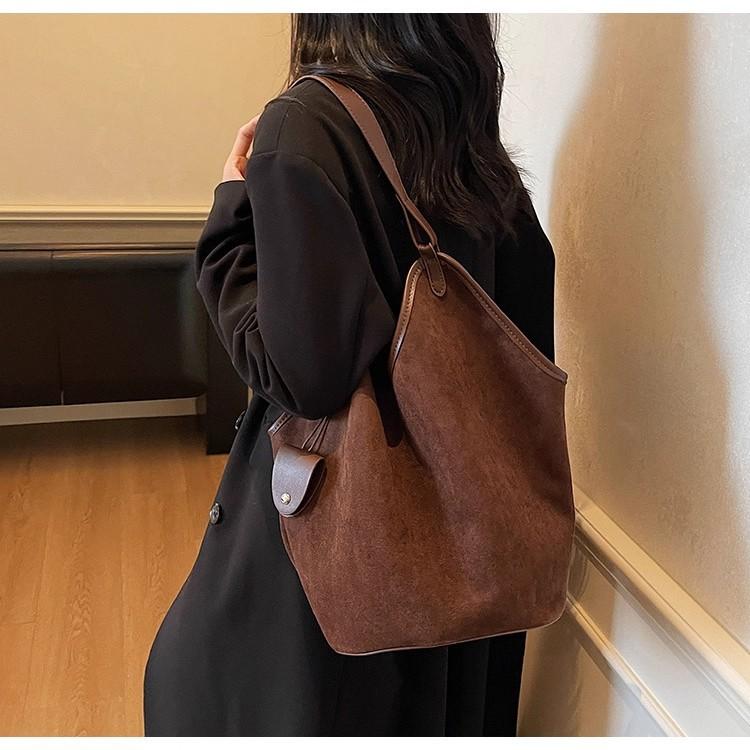 Large Capacity Bag Women'S Autumn And Winter Retro Fashion Shoulder Bag Niche Versatile Commuter Tote Bag