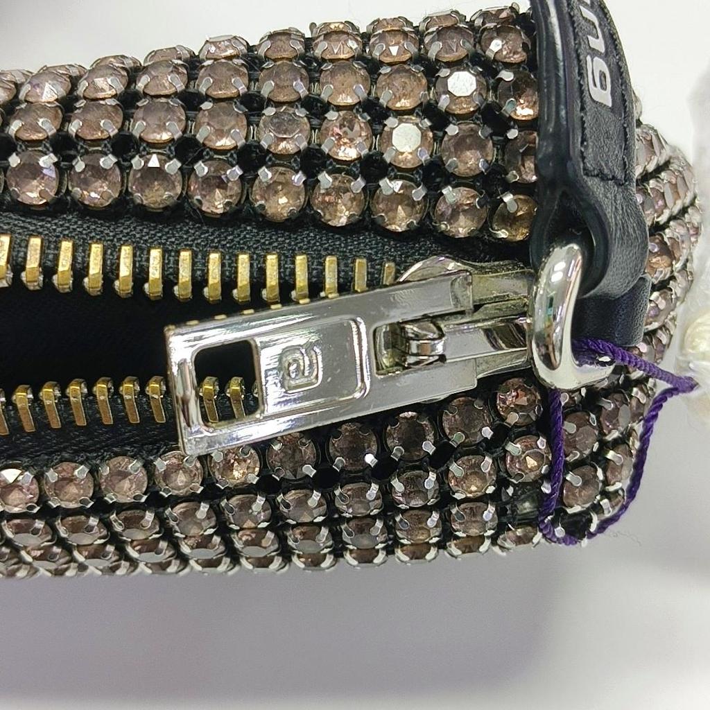 [Pre-Owned] Heiress Pink Diamond Zipper Closure Leather Nylon Shoulder Bag - Very Good #YVL3IA