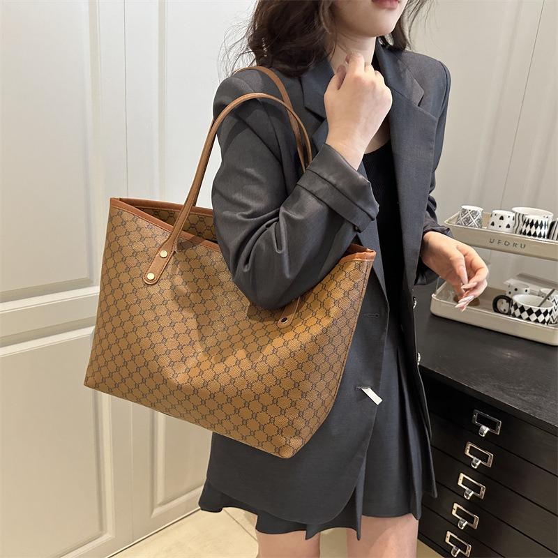 Simple and Fashionable Large-capacity Bag Women's New Trendy Tote Bag Commuter Large-capacity Portable Shoulder Bag