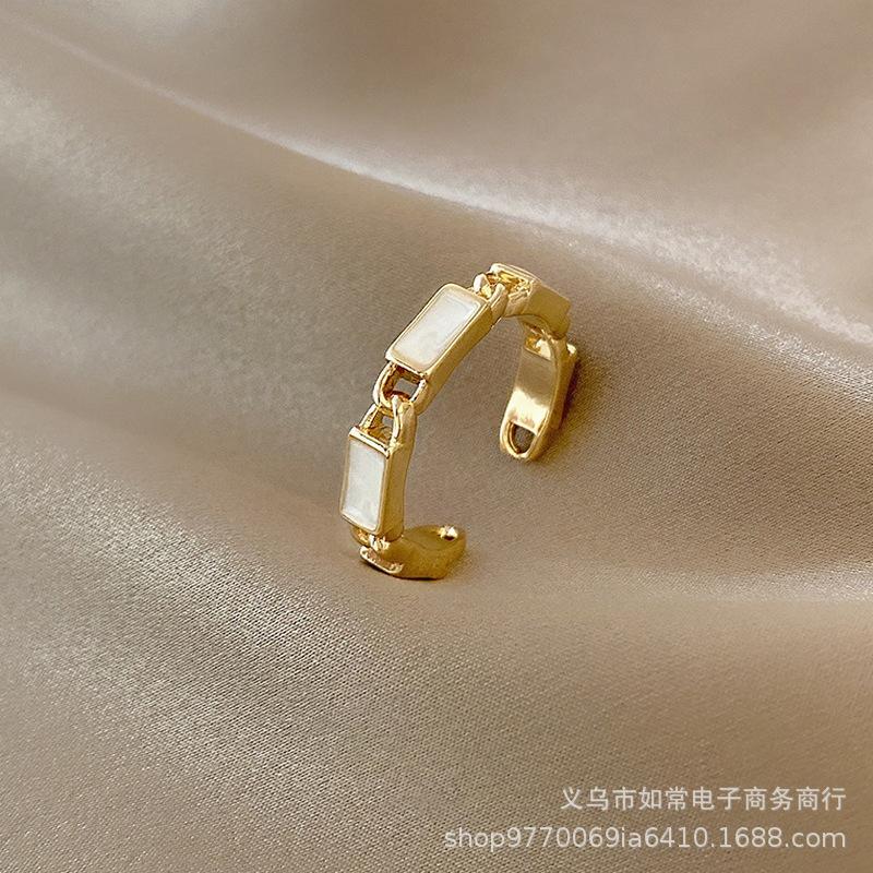 [Copper Products] Diamond-Encrusted Zircon Niche Design Opening Simple Ring Ring Woman