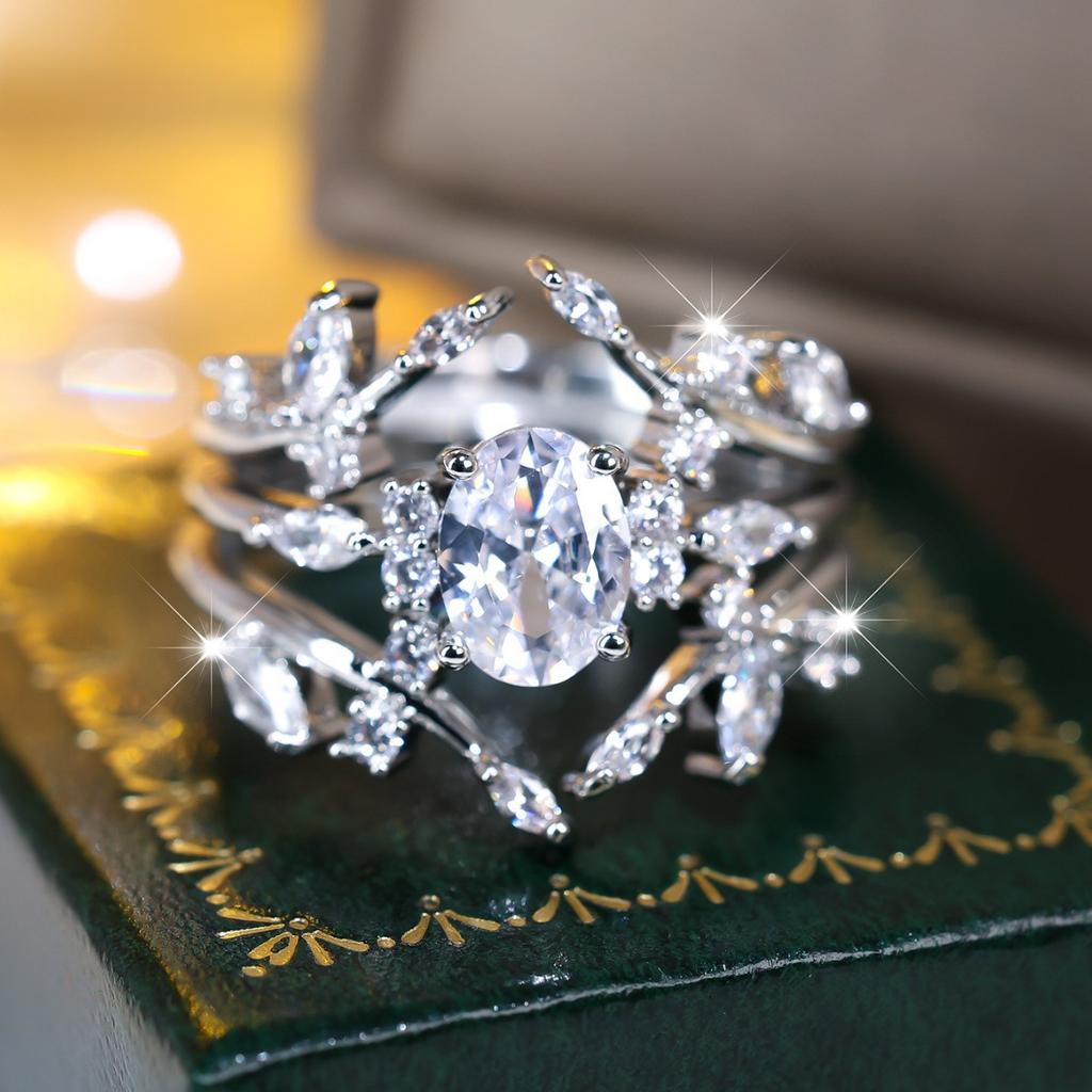 European and American Retro Floral and Leaf-patterned White Diamond Three-piece Ring Set Multi-layered Closed Crown Jewelry Set