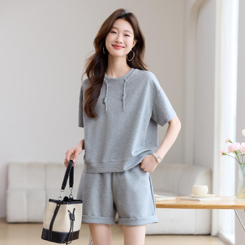 Fashion casual loose sports suit women's summer new loose thin short-sleeved sweater shorts two-piece set