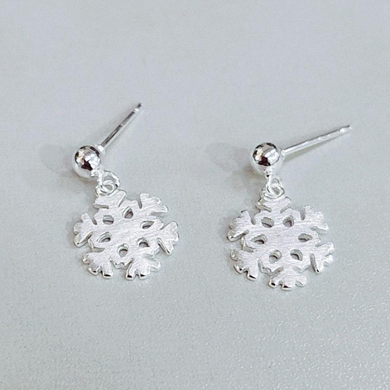 

Sterling Silver Snowflake Earrings: Simple, Sweet Women s Jewelry for Christmas Gift