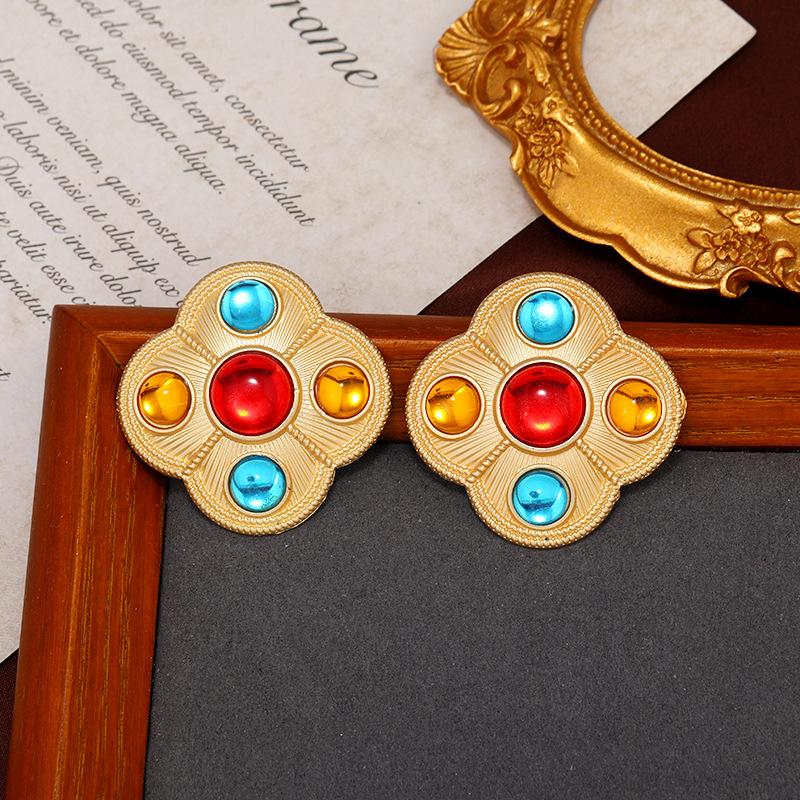 Women Classic Baroque Middle Earrings Jewelry Crystal Gold Color Exquisite Luxury Ear Rings Lady Party Banquet Drop Earring