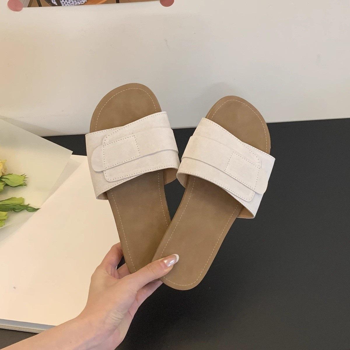 

Flat-bottomed slippers women s outer wear summer new casual sandals vacation seaside beach shoes 35